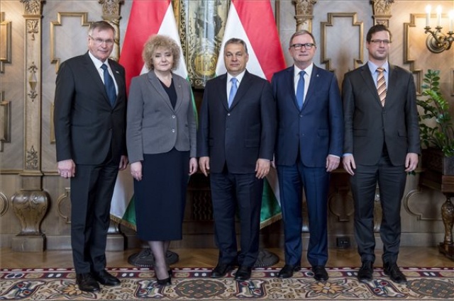 Orbán Viktor európai törvényhozási vezetőkkel tárgyalt