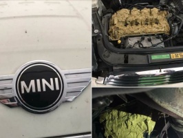 Szélvédőmosó folyadékot öntött a motorjába egy Mini tulajdonos