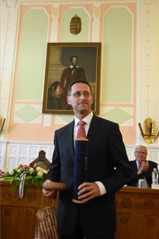 Karcag díszpolgára lett Varga Mihály pénzügyminiszter
