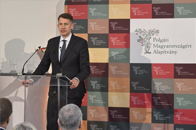 Az újvidéki Európa Kollégium közössége kapta a Fiatalok a Polgári Magyarországért díjat