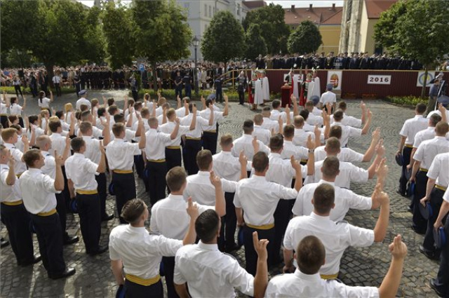Az NKE tisztavatási ünnepsége Budapesten