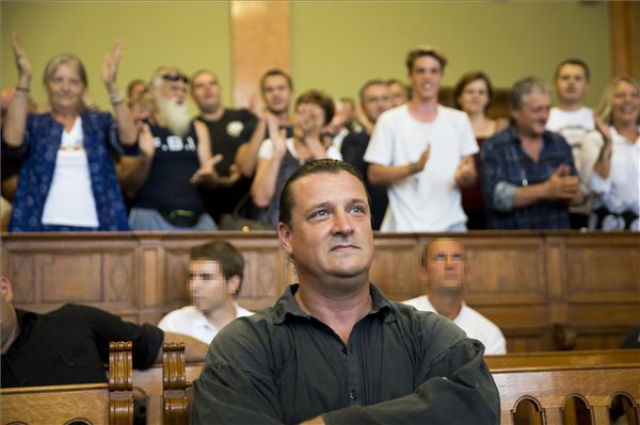 Tizenhárom év fegyházra ítélték a terrorcselekménnyel vádolt Budaházy Györgyöt