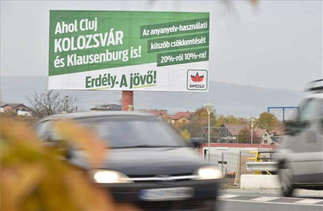 Az RMDSZ választási óriásplakátjai Kolozsváron 
