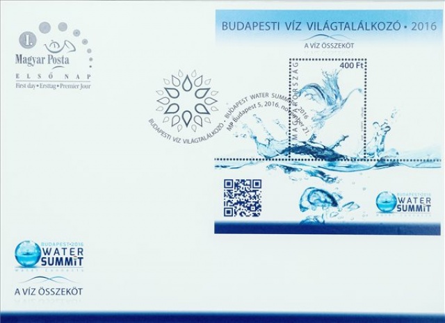 Egyedi bélyeget bocsájtott forgalomba Áder János a Víz világtalálkozóra