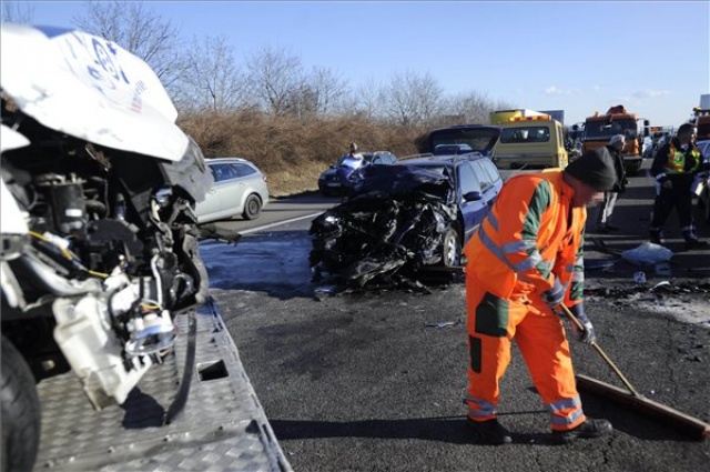 Két baleset történt az M1-es autópályán Budaörsnél