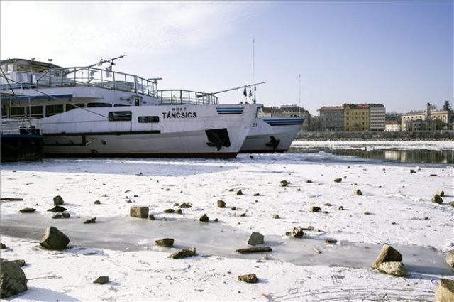 Hideg idő - Teljes hajózási zárlat a Dunán