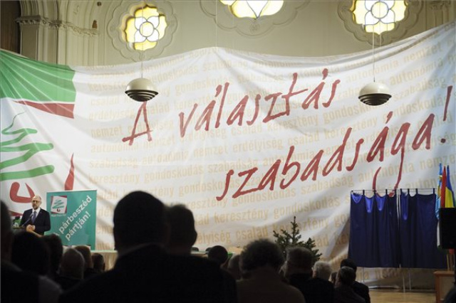 Szatmárnémetiben elkezdődött a Magyar Polgári Párt országos tanácsának ülése
