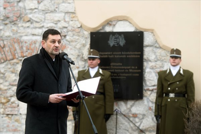 Budapest ostromakor hősi halált halt katonákra és civilekre emlékeztek