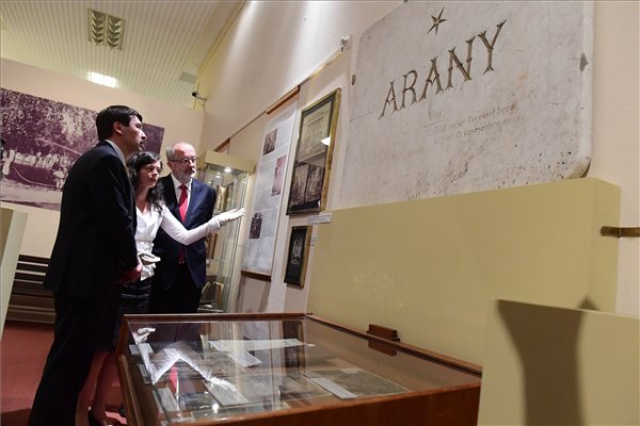 Arany-emlékév - Páratlan kéziratkincseket bemutató kiállítás nyílt az OSZK-ban
