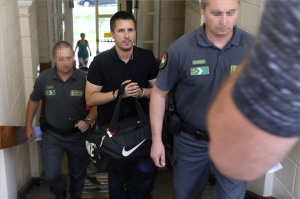 Elrendelte a bíróság Czeglédy Csaba és társai előzetes letartóztatását