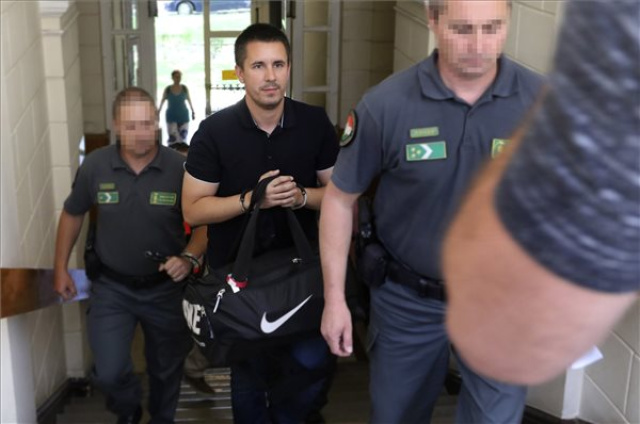 Elrendelte a bíróság Czeglédy Csaba és társai előzetes letartóztatását