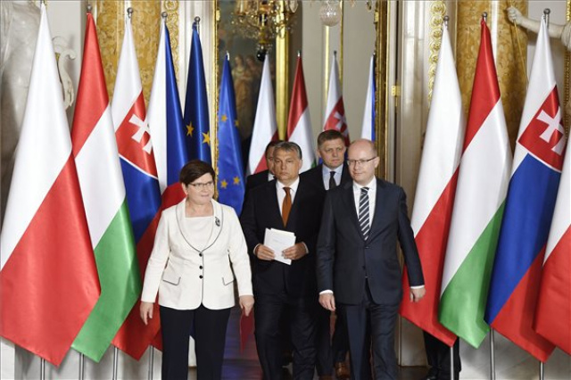 A V4-ek kormányfői csúcstalálkozója Varsóban