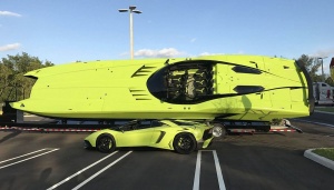 Lamborghini Aventador SV & Speedboat