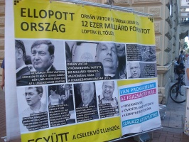 Együtt plakát kampány: Ellopott ország