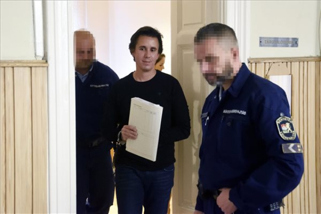 Meghosszabbították Czeglédy Csaba előzetes letartóztatását