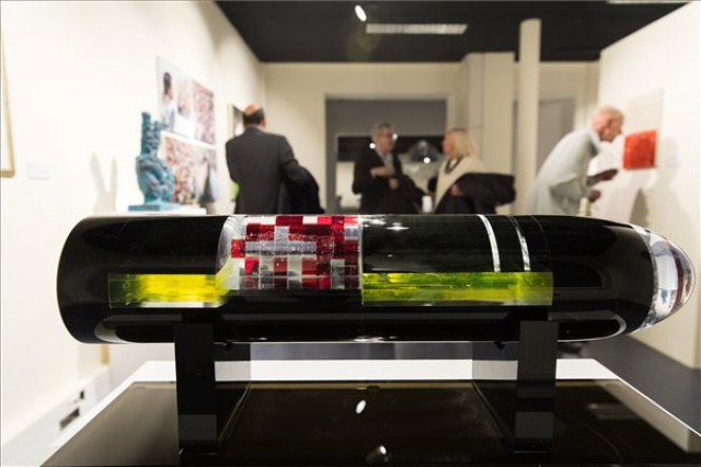 A V4-ek kortárs képzőművészeinek alkotásaiból nyílt kiállítás Brüsszelben