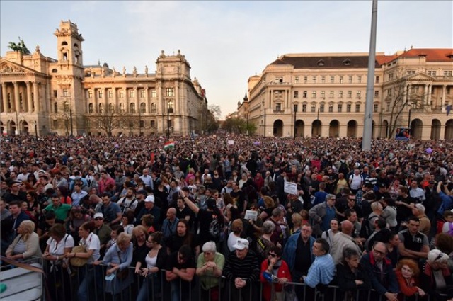 Választás 2018 - A választási eredménnyel elégedetlenek tüntetnek Budapesten