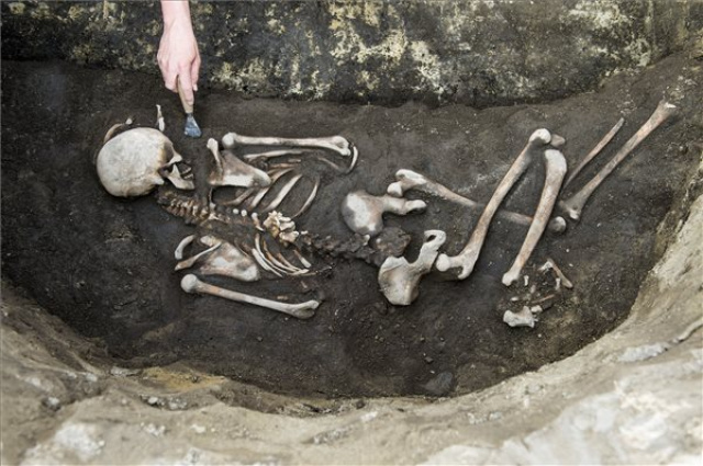Bronzkori emberi maradványokra bukkantak Jászberény határában