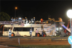 Magasságkorlátozó kapuba rohant egy emeletes autóbusz a Ferihegyi repülőtérre vezető úton