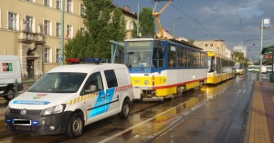 Személyautó ütközött villamosnak Szegeden