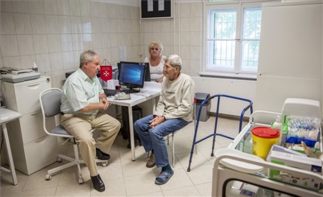Átadták a Magyar Máltai Szeretetszolgálat szegedi Hajléktalan Egészségügyi Centrumát