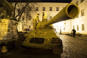 Lecserélik a Hadtörténeti Múzeum előtti harckocsit