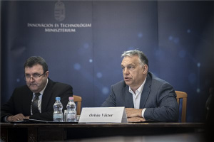 Koronavírus - Orbán Viktor a kutatócsoportok vezetőivel egyeztetett a hazai gyógyszergyártásról