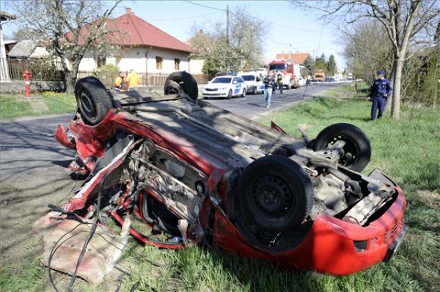Autó és traktor ütközött egymásnak Galgagután, egy ember meghalt
