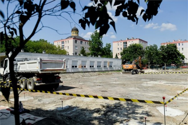 Letették a székesfehérvári Olajfa református óvoda új épületének alapkövét 