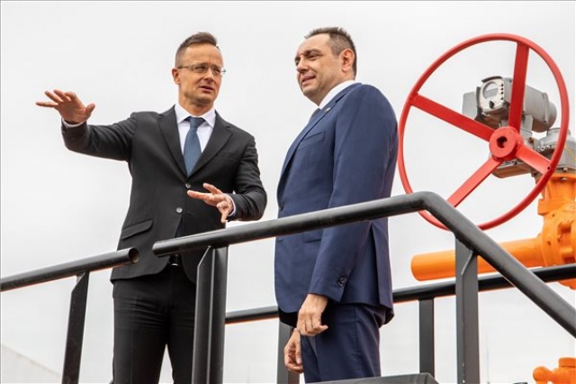 Szijjártó Péter és Aleksandar Vulin szerb belügyminiszter a Kiskundorozsma Nemzetközi Mérőállomáson