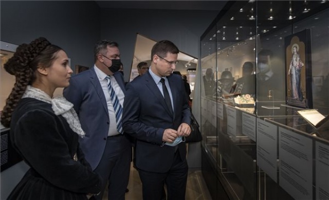 Wittelsbachok - Sisi családja címmel nyílt tárlat a Nemzeti Múzeumban