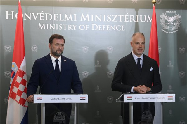Szalay-Bobrovniczky Kristóf fogadta a horvát védelmi minisztert