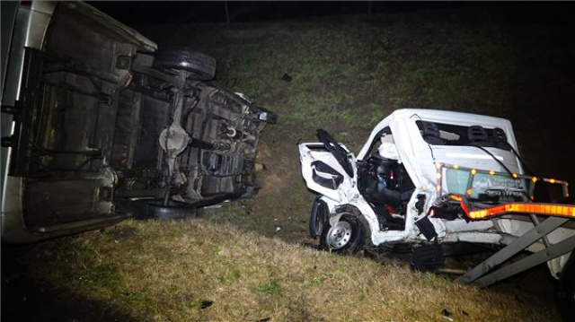 Trélerbe csapódott egy kisbusz az M5-ös autópályán Kiskunfélegyházánál