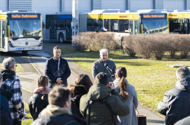 Folytatódik a csuklós autóbuszok cseréje Debrecenben