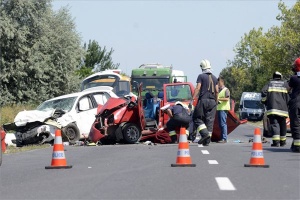 Halálos baleset a 4-es főúton Fegyvernek és Kisújszállás között 