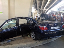 Horrorisztikus baleset: Úgy nyílt fel a BMW, mint egy konzerves doboz