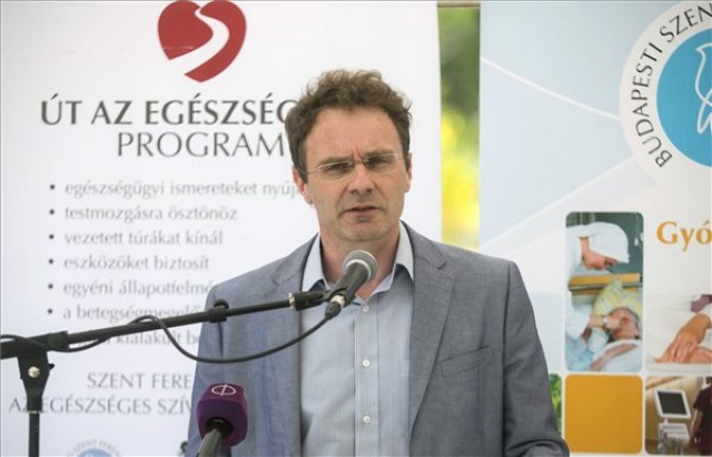 Szív- és érrendszeri betegek rehabilitációját segítő túraösvényt avattak Budapesten