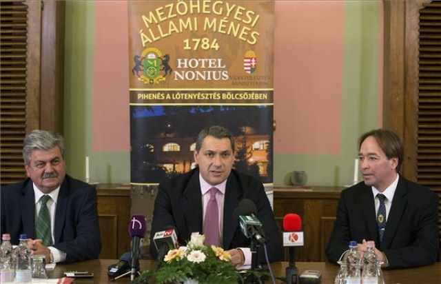 Mezőhegyesen megalakult a Nemzeti Ménesbirtok és Tangazdaság