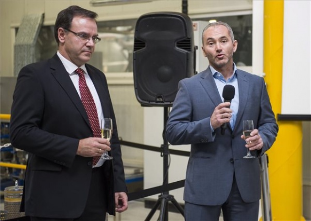 Átadták a kerámiatermékeket gyártó veszprémi Bakony Csoport 700 milliós fejlesztését