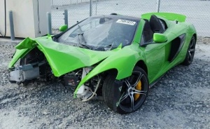 Törött McLaren 650s Spider
