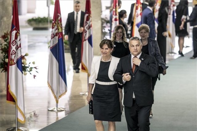 Aleksandar Vucic szerb államfő beiktatása