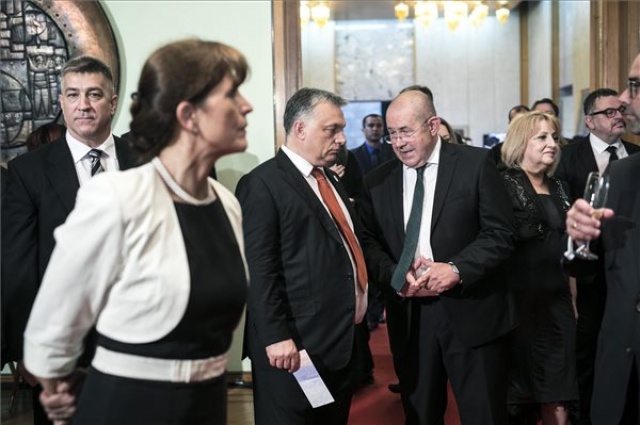 Aleksandar Vucic szerb államfő beiktatása