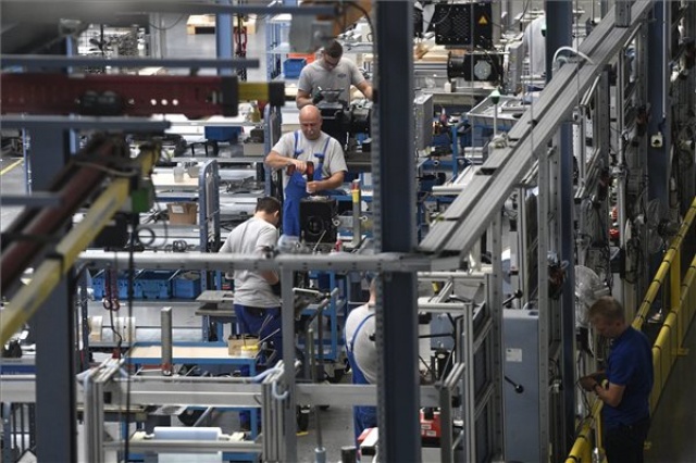 Új üzemcsarnokot avatott a német Knorr-Bremse Rail Systems a fővárosban