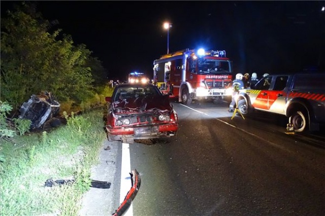 Három ember meghalt balesetben a 44-es főúton