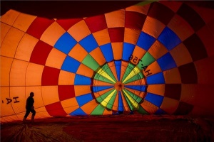 Hőlégballon-találkozó az őcsényi repülőtéren