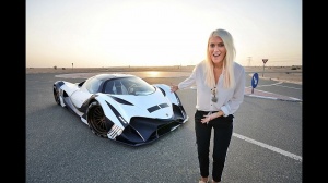 Supercar Blondie - Devel Sixteen