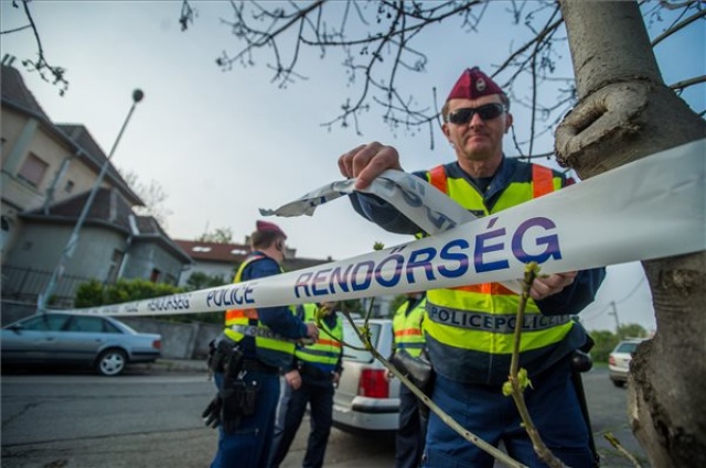 Bombák hatástalanítása - Hatástalanították és elszállították a BAH-csomópontnál talált háborús robbanótesteket
