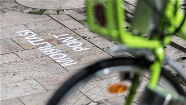 Mobilitási pontot adtak át a fővárosi Szent Gellért téren