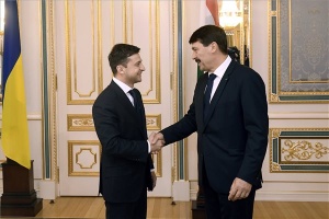 Áder János megbeszélést folytatott Volodimir Zelenszkij új ukrán elnökkel