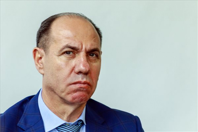 Beiktatta tisztségébe Kárpátalja új kormányzóját az ukrán elnök Ungváron